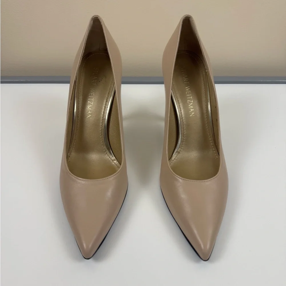 Stuart Weitzman Power 85 Leather Pumps in Adobe